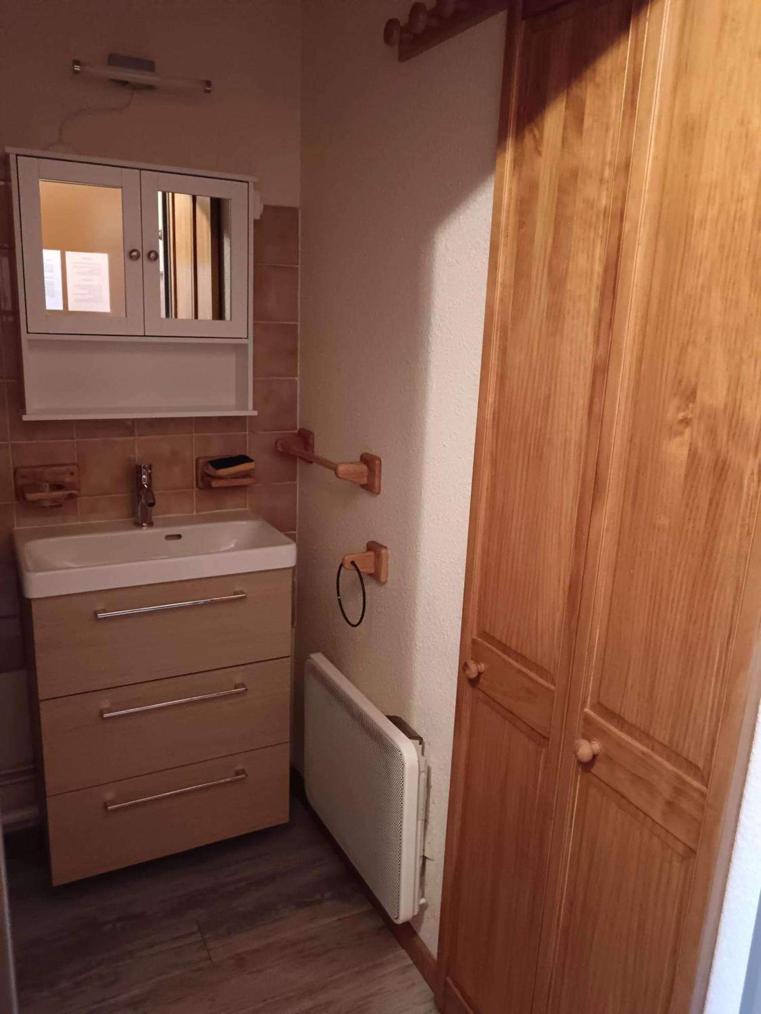 Appartement Confortable Avec Vue Sur La Montagne 노르트 담 드 벨레콤 외부 사진